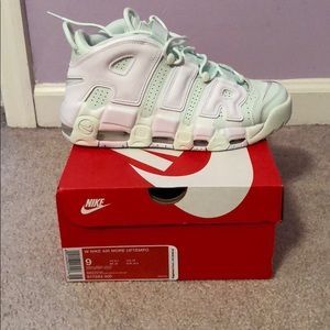 Nike Air More Uptempo - Barely Green/White